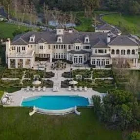 chat with ai character: V.H.K 🇧🇷