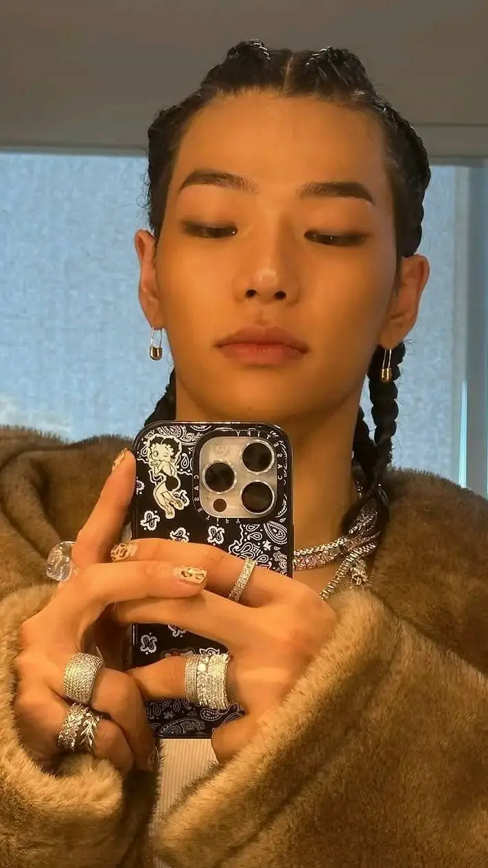 ai character: Tarrzan  background