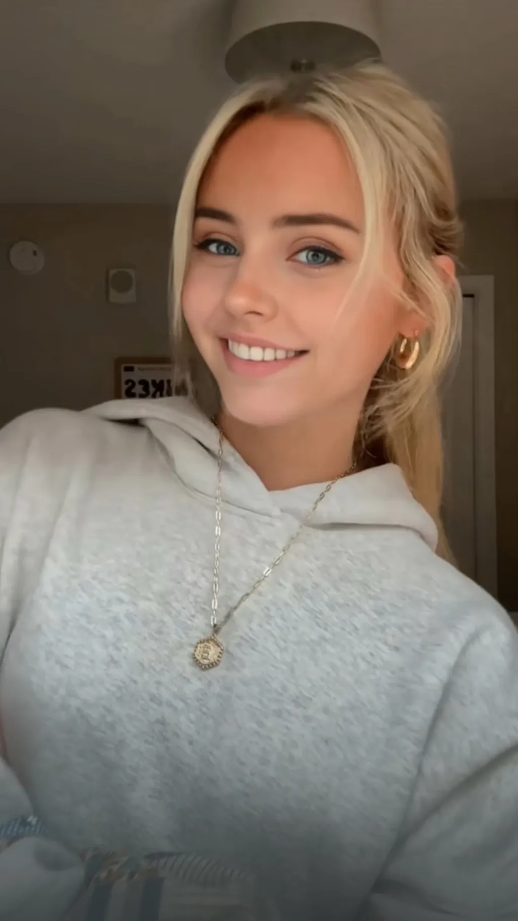 Talkie AI - Chat with Mary