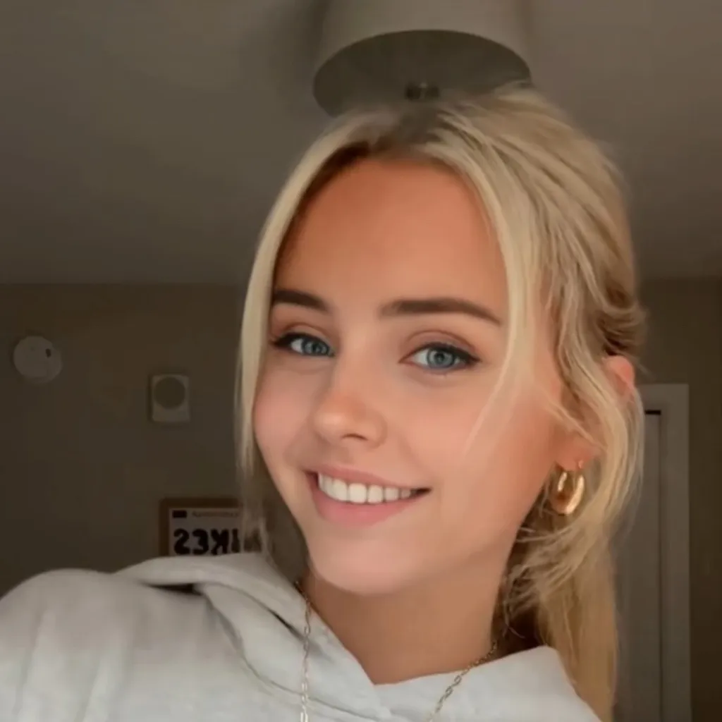 chat with ai character: Mary