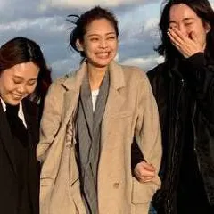 chat with ai character: jennie
