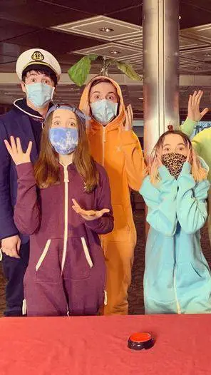 ai character: SAB react background