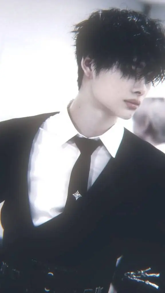 ai character: Ni-ki  background