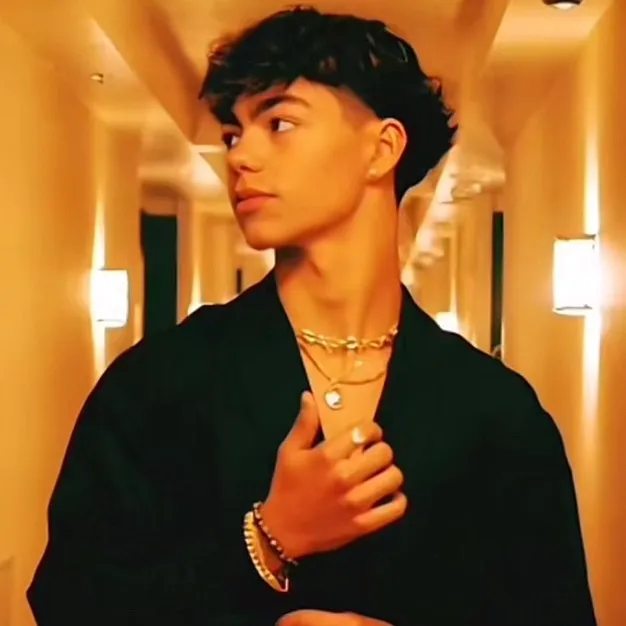 chat with ai character: malachi barton 