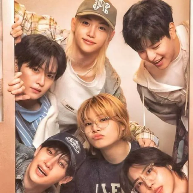 chat with ai character: skz school