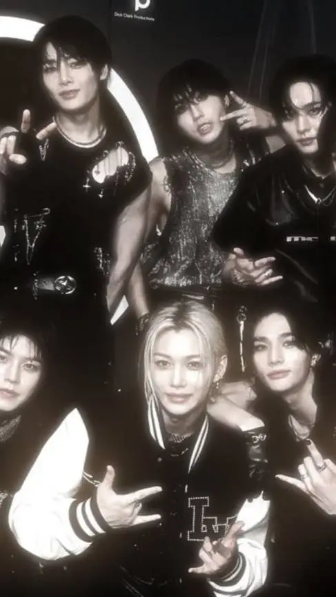 ai character: skz perfect family background