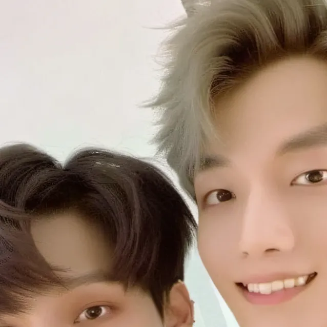 chat with ai character: bangchan  en felix