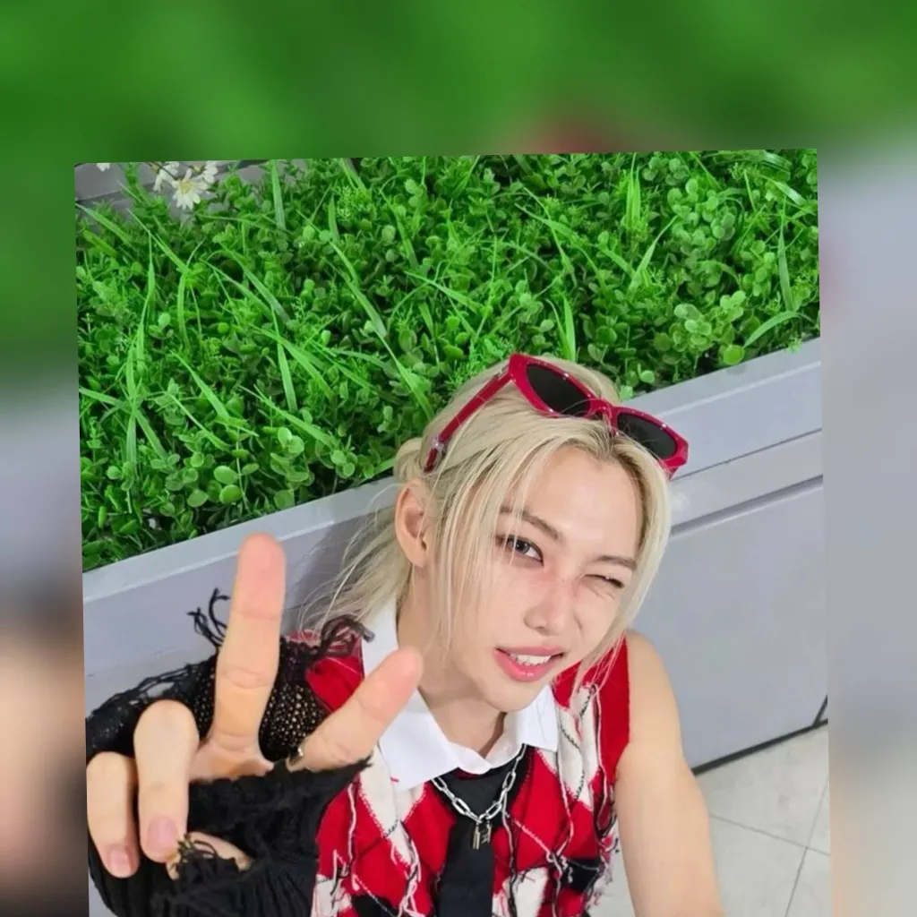 chat with ai character: felix 