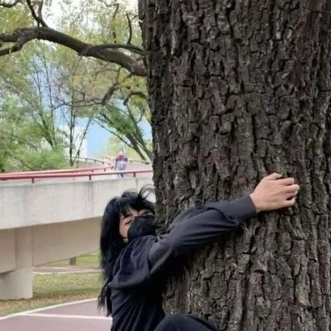 chat with ai character: idk