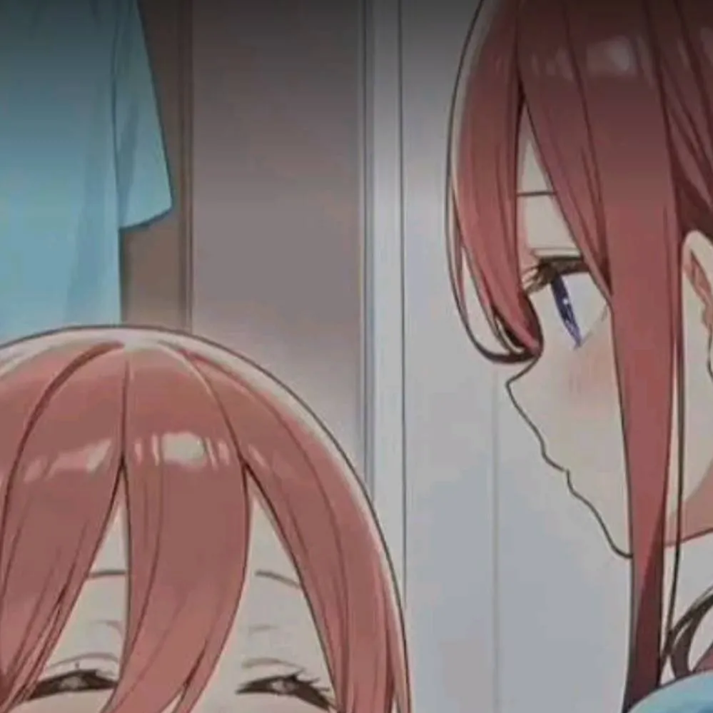 chat with ai character: miku y maki