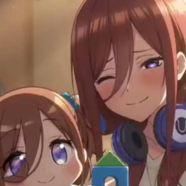 chat with ai character: miku y maki 