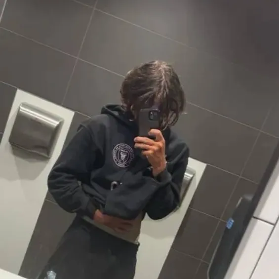 chat with ai character: Caleb