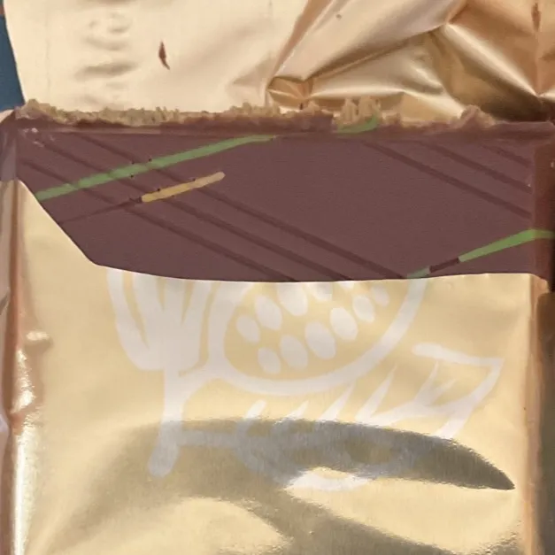 chat with ai character: Dubai Chocolate 