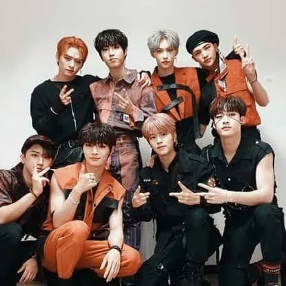 chat with ai character: SKZ💙(sign board)