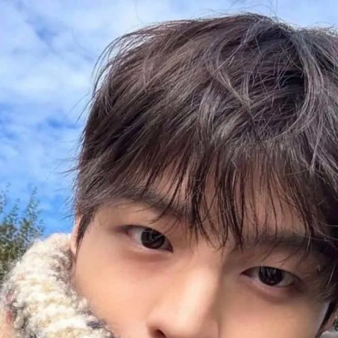 chat with ai character: Seungmin
