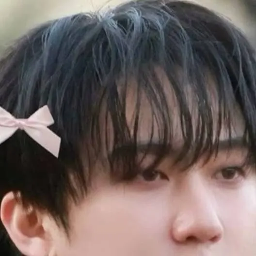 chat with ai character: Changbin🎀