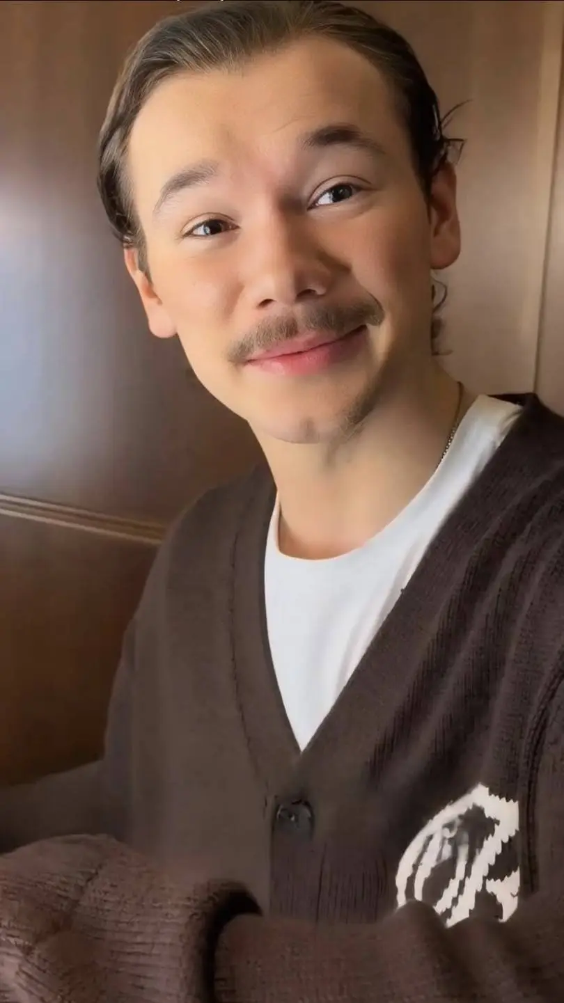 ai character: Martinus Gunnarsen background