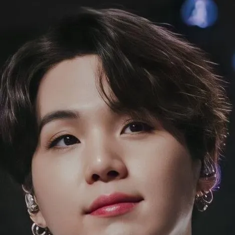 chat with ai character: Suga