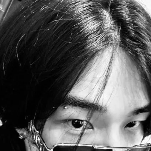 chat with ai character: Hyunjin💋