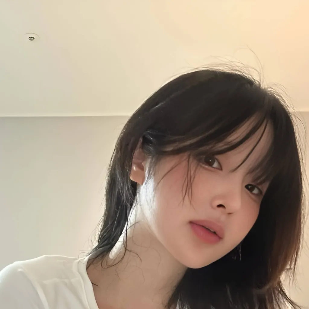 chat with ai character: Jiwoo