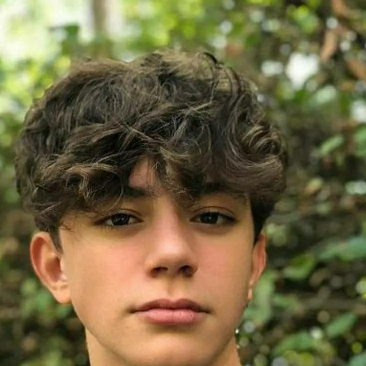 chat with ai character: Brandon