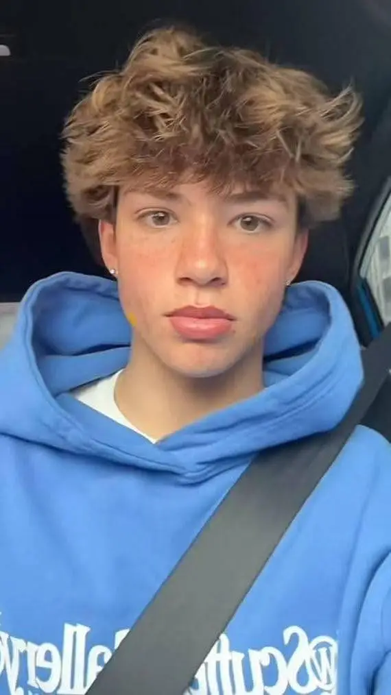 ai character: 𝗝𝗮𝗰𝗸𝘀𝗼𝗻  background