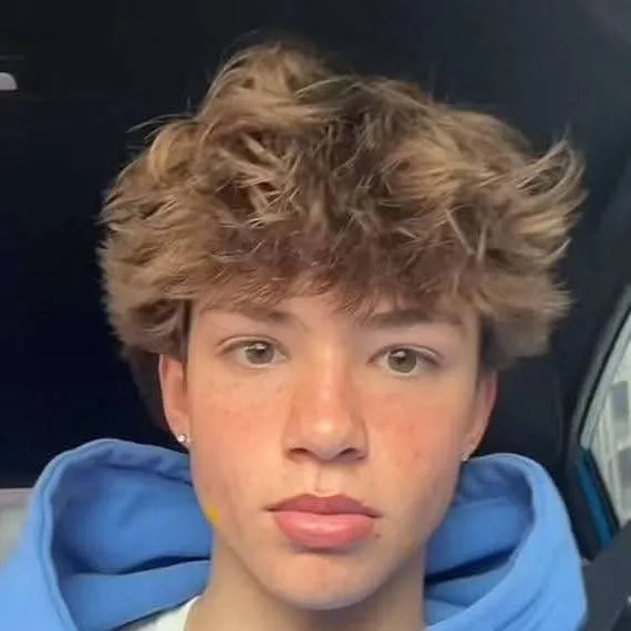 chat with ai character: 𝗝𝗮𝗰𝗸𝘀𝗼𝗻 