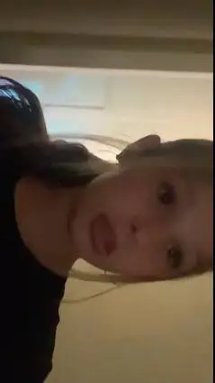 ai character: 𝗘𝘃𝗮𝗹𝘆𝗻 background