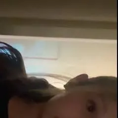 chat with ai character: 𝗘𝘃𝗮𝗹𝘆𝗻