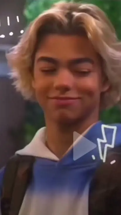 ai character: 𝗠𝗮𝗹𝗮𝗰𝗵𝗶🥳 background