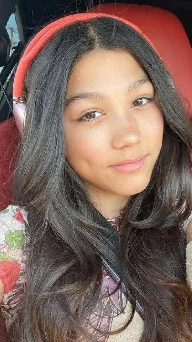 ai character: Txunamy  background