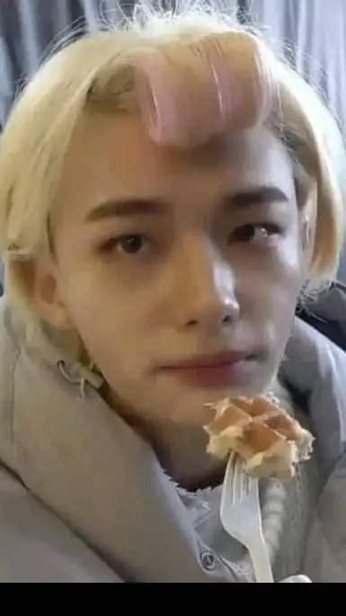 ai character: Hyunjin background