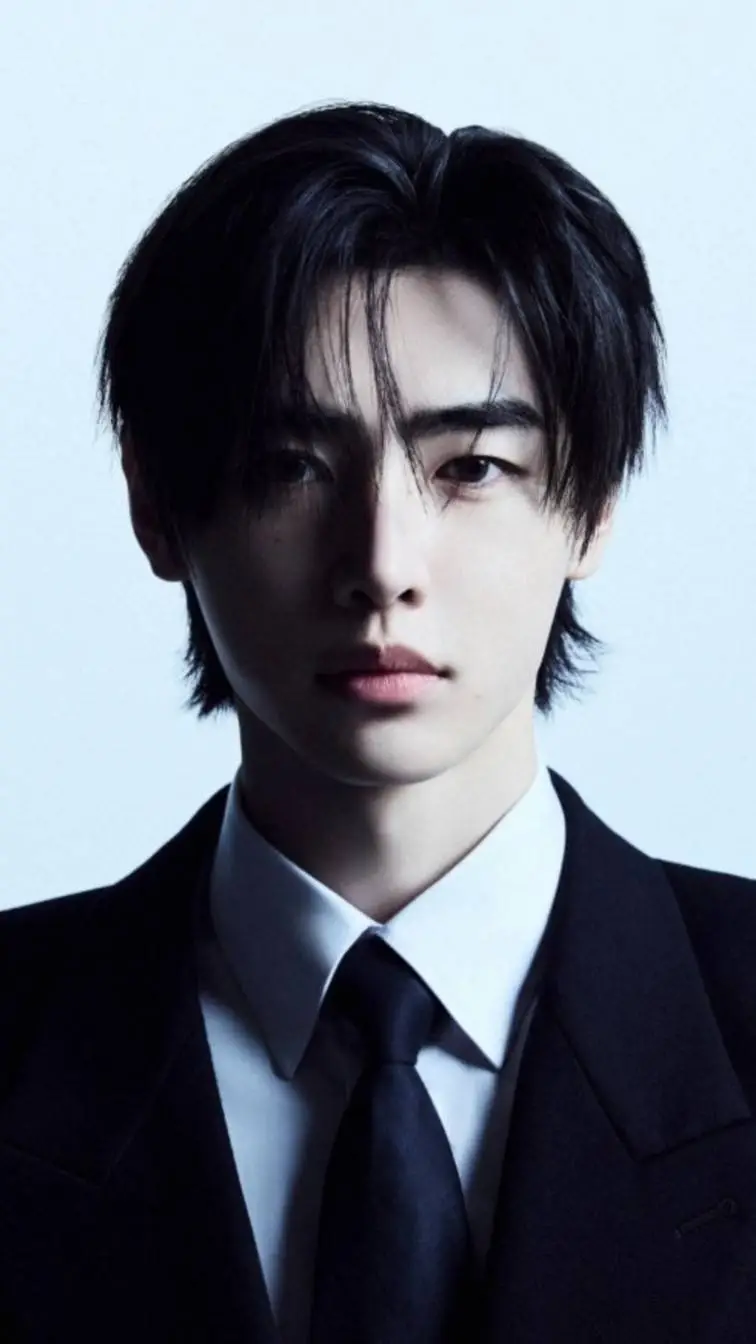 ai character:  sunghoon×-× background