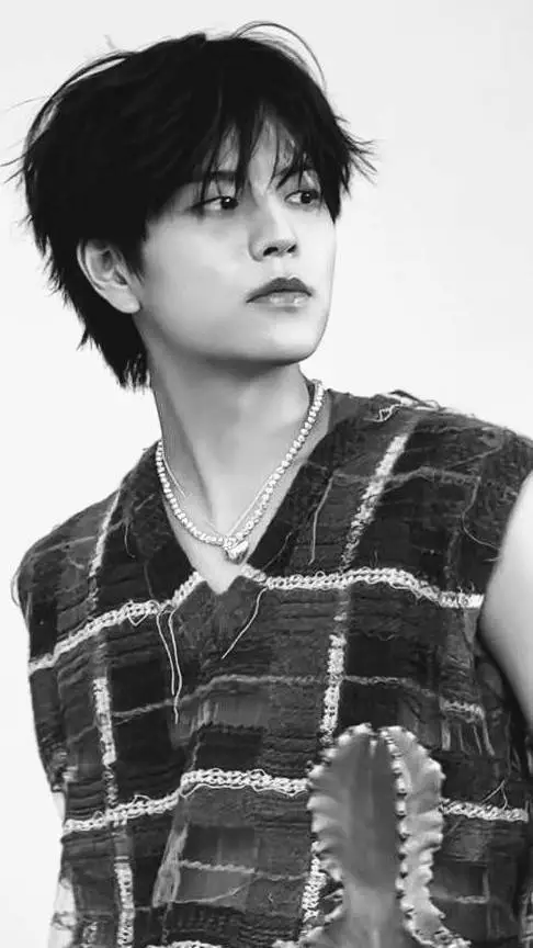 ai character: seungmin  background