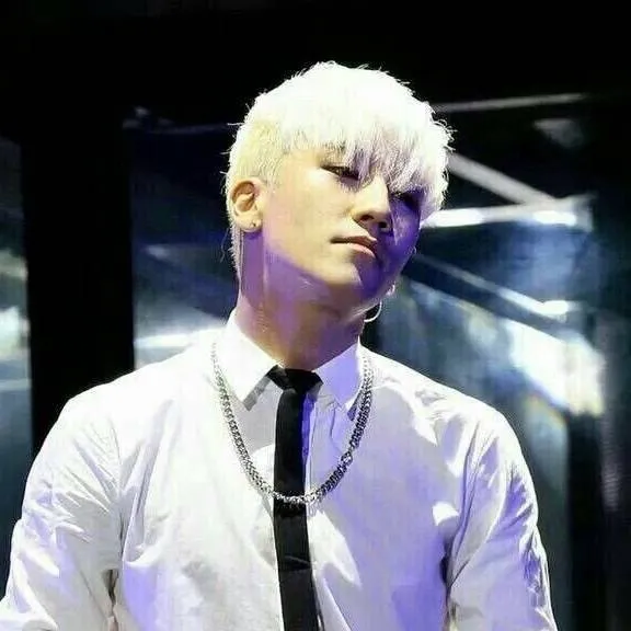 chat with ai character: Senguri 