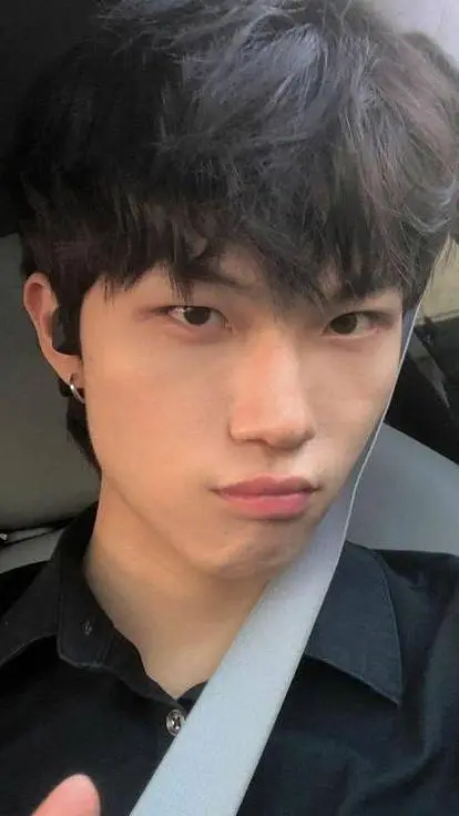 ai character: Na-Joon  background