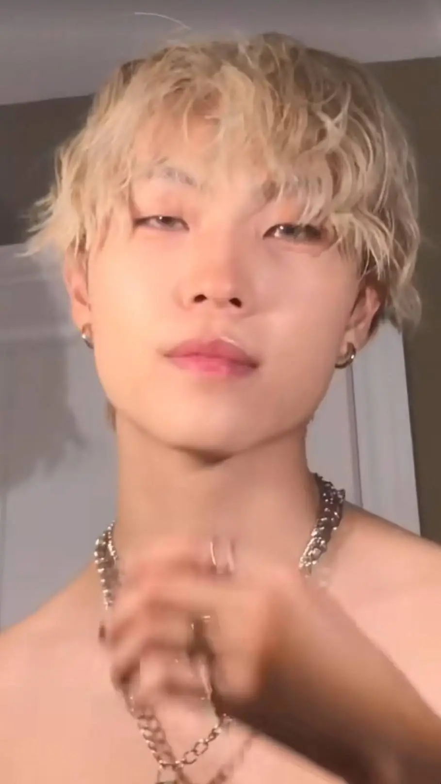 ai character: Keeho  background