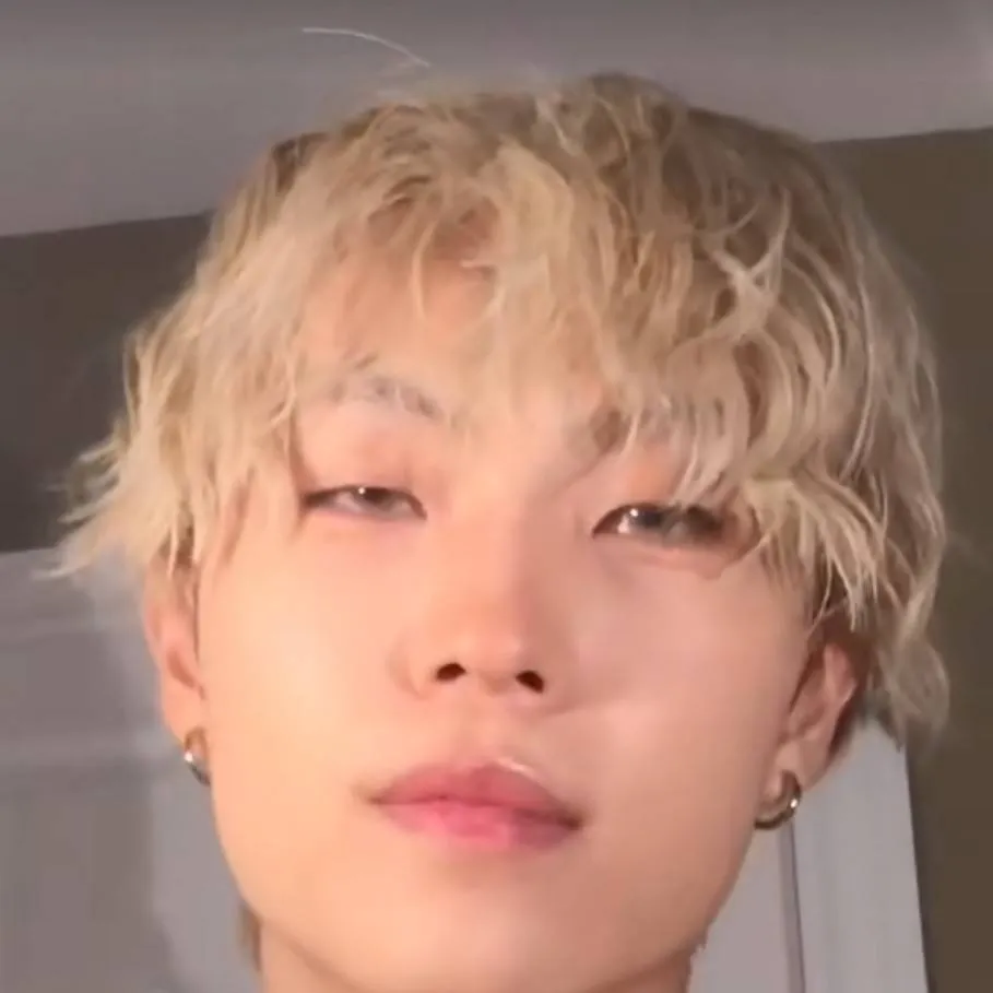 chat with ai character: Keeho 