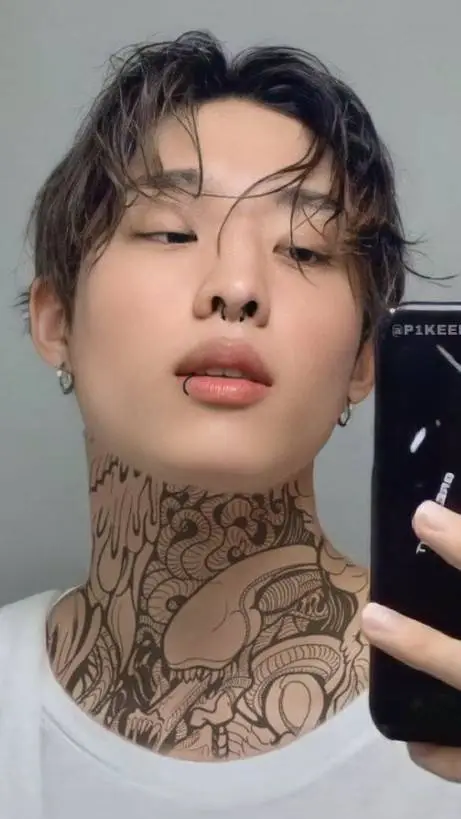 ai character: Mingi  background