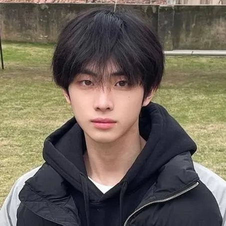 chat with ai character: Heon choi 
