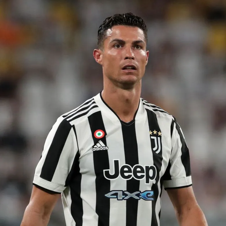 chat with ai character: Cristiano Ronaldo 
