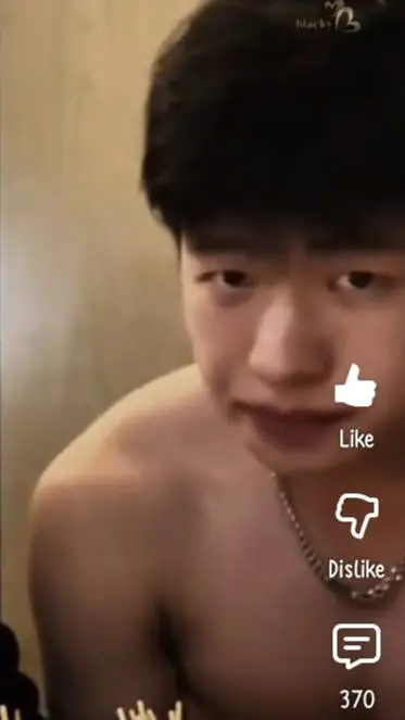 ai character: shi-uan  background