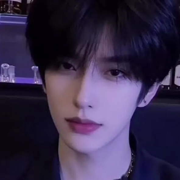 chat with ai character: Zain