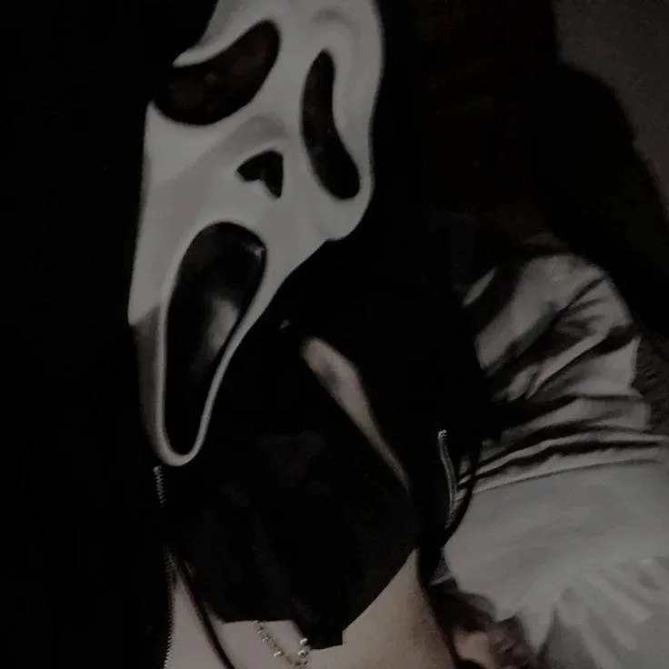 chat with ai character: ghost face 💋