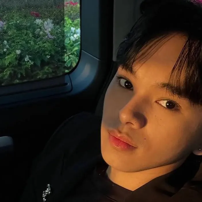 chat with ai character: ETHAN DAVID