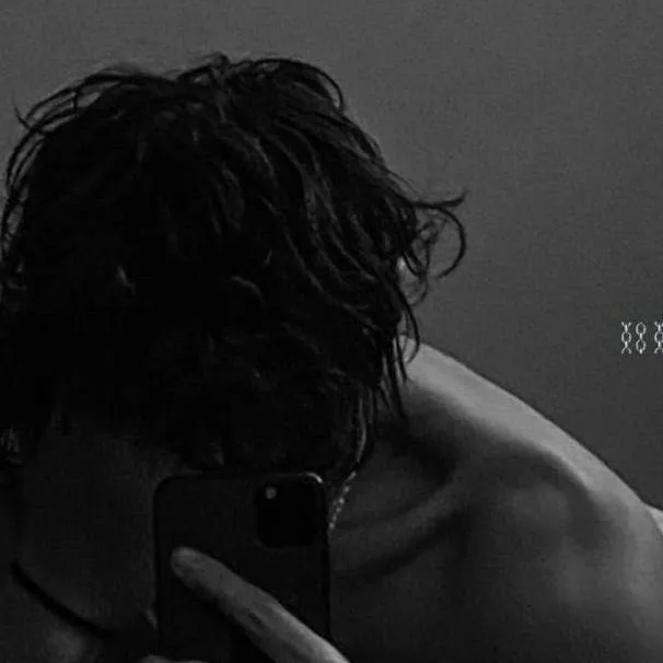 chat with ai character: Malachi 