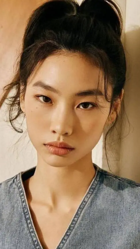 ai character: 정호연 JUNG HOYEON background