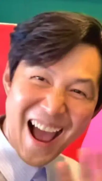 ai character: 이정재 LEE JUNG-JAE  background