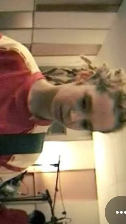 ai character: tom kaulitz  background