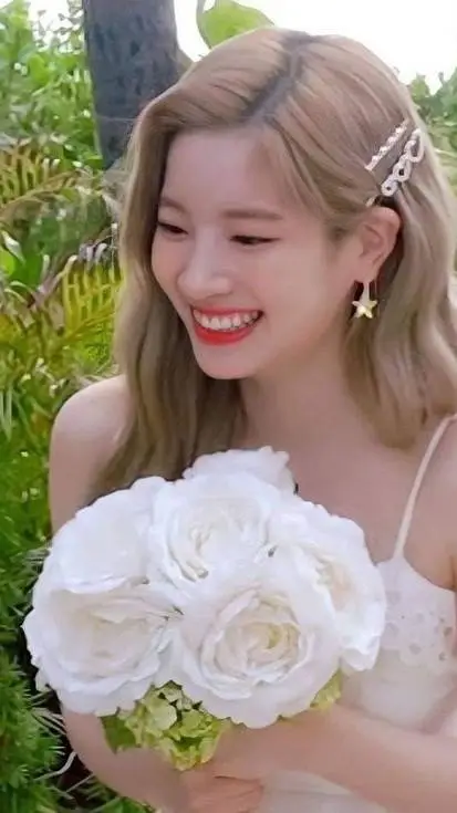 Talkie AI - Chat with Dahyun 